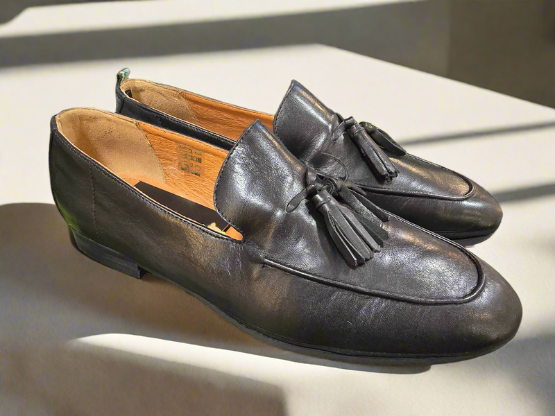 Ambitious Black Leather Loafer